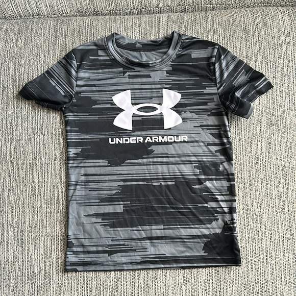 UNDER ARMOUR TOPS - Picture 4 of 4